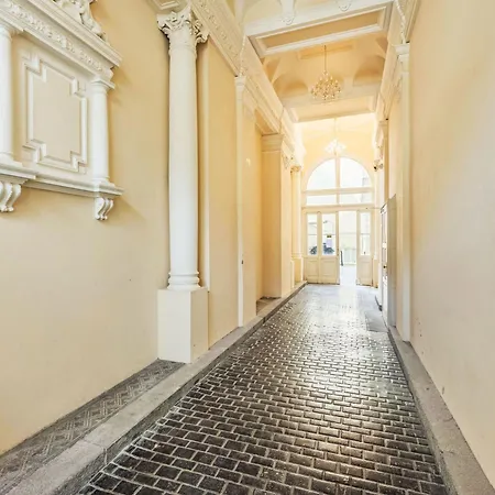 Washington-4 By Interhome * Praha